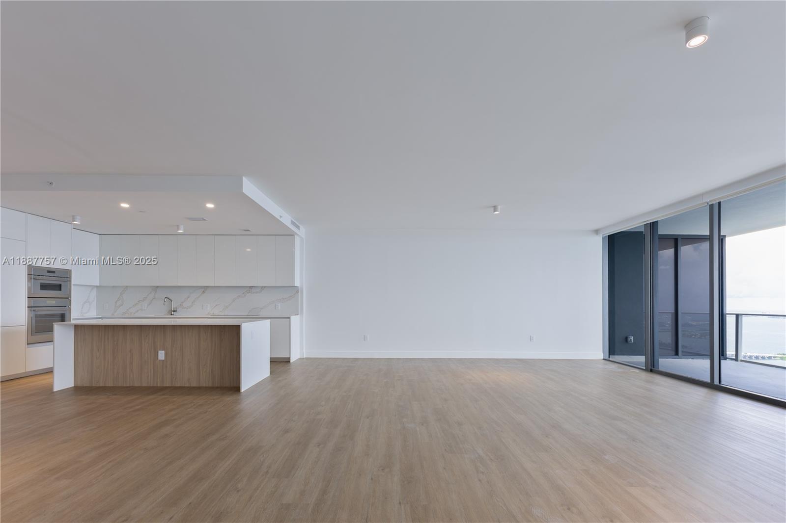 Aria Reserve South Tower - Residential Lease