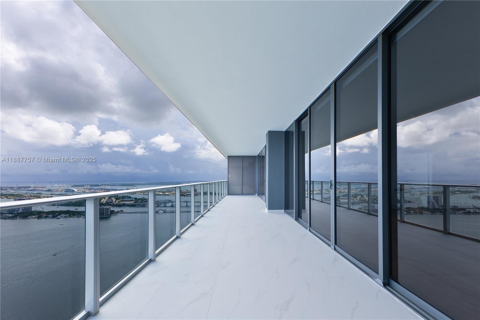 Aria Reserve South Tower - Residential Lease