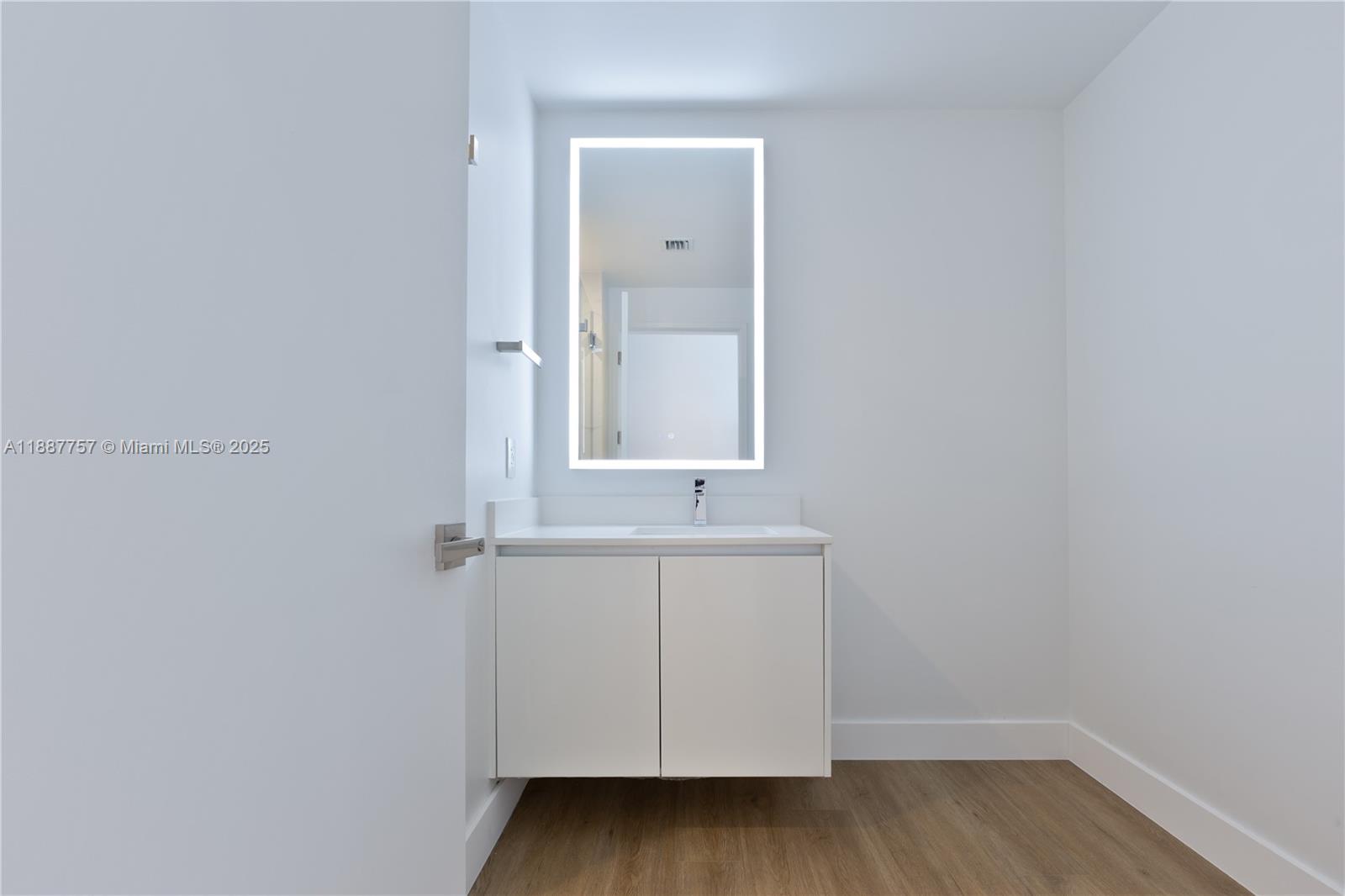 Aria Reserve South Tower - Residential Lease