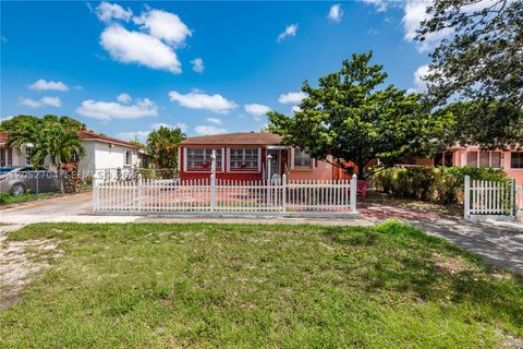 Photo of 225 E 43rd St, Hialeah, FL 33013 (MLS # A12052704)