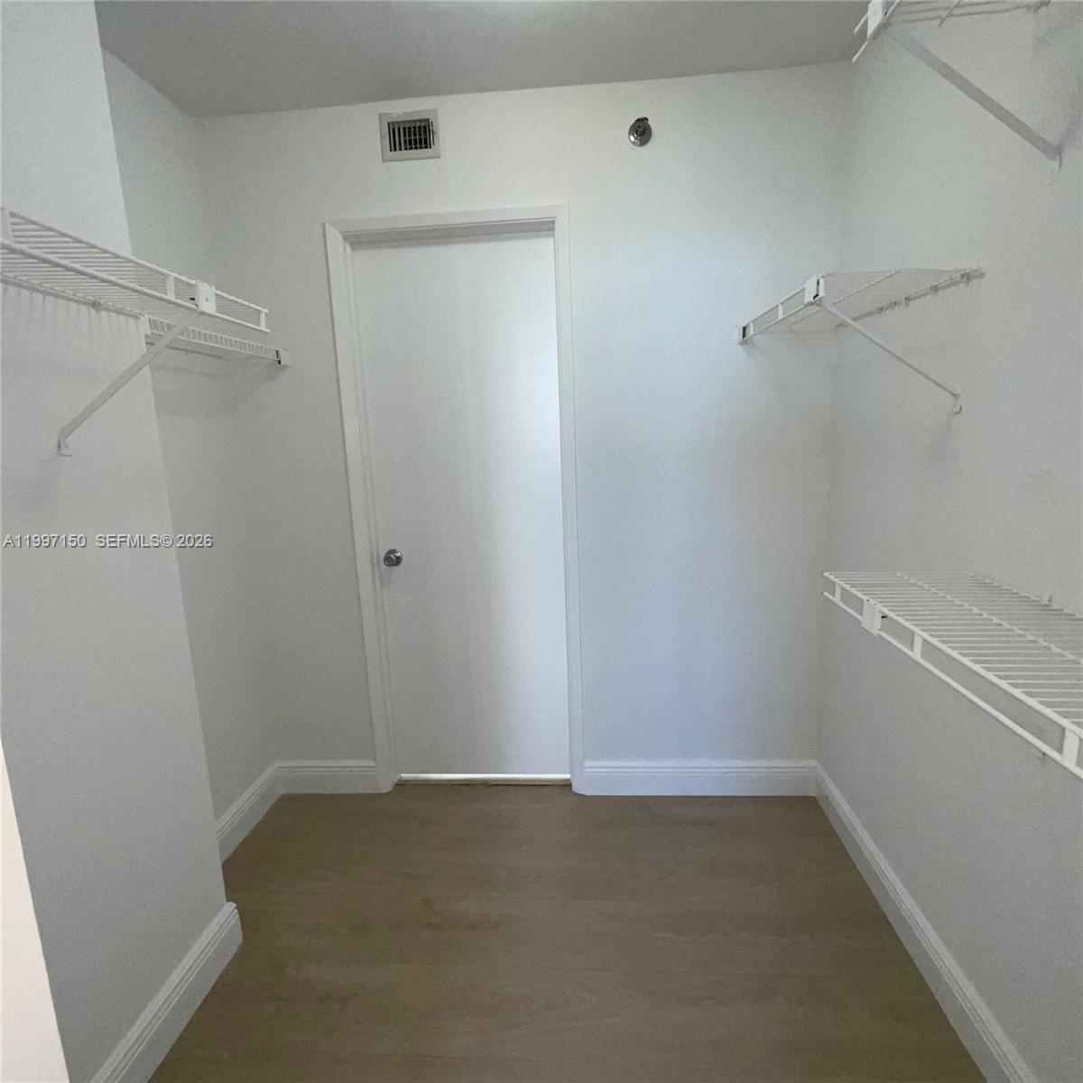 ISOLA CONDOMINIUM - Residential Lease