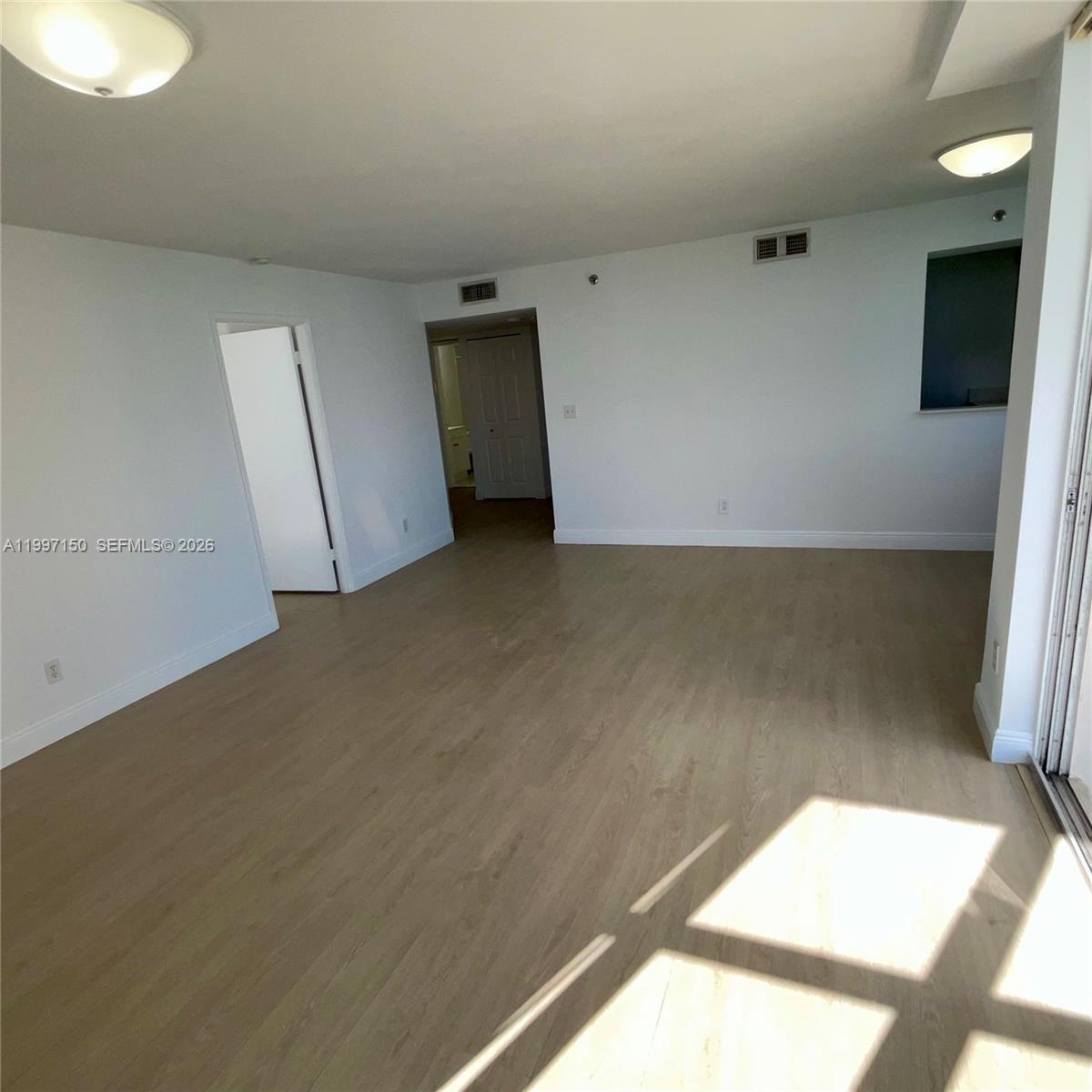 ISOLA CONDOMINIUM - Residential Lease