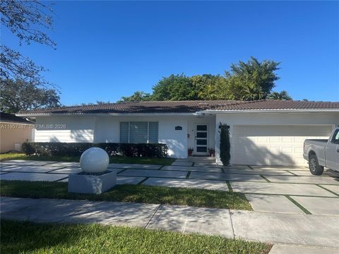 Photo of 14530 Sabal Dr, Miami Lakes, FL 33014 (MLS # A11957387)