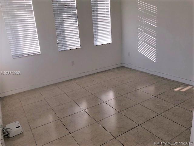 VENETIAN PARC - Residential Lease