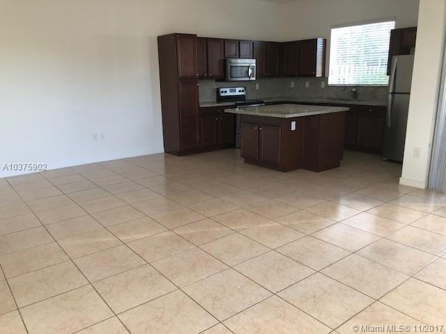 VENETIAN PARC - Residential Lease