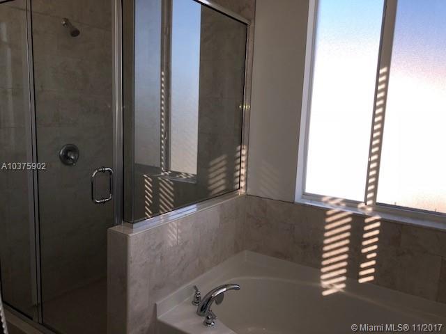 VENETIAN PARC - Residential Lease