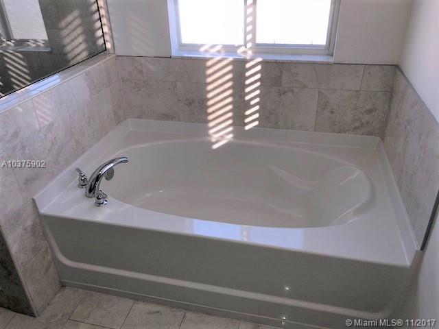 VENETIAN PARC - Residential Lease