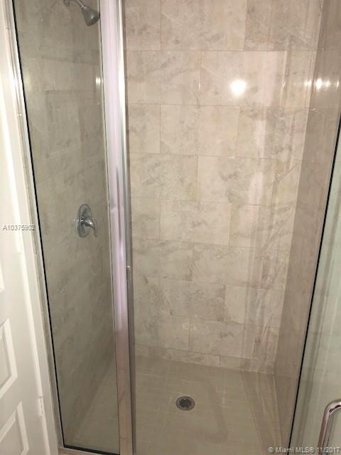 VENETIAN PARC - Residential Lease