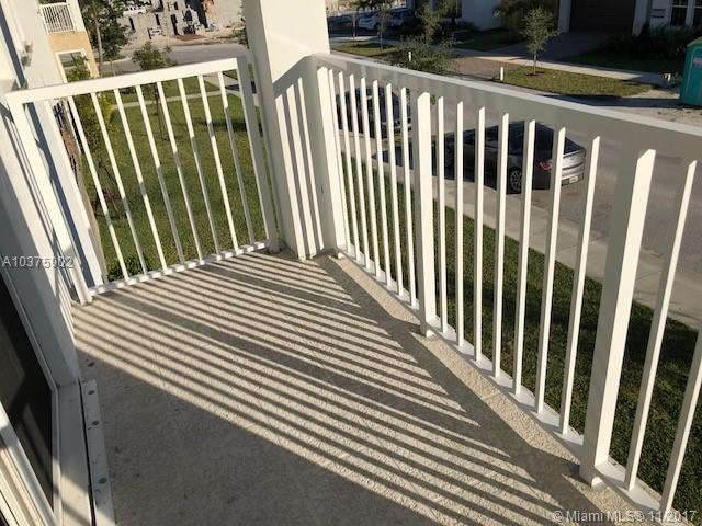 VENETIAN PARC - Residential Lease