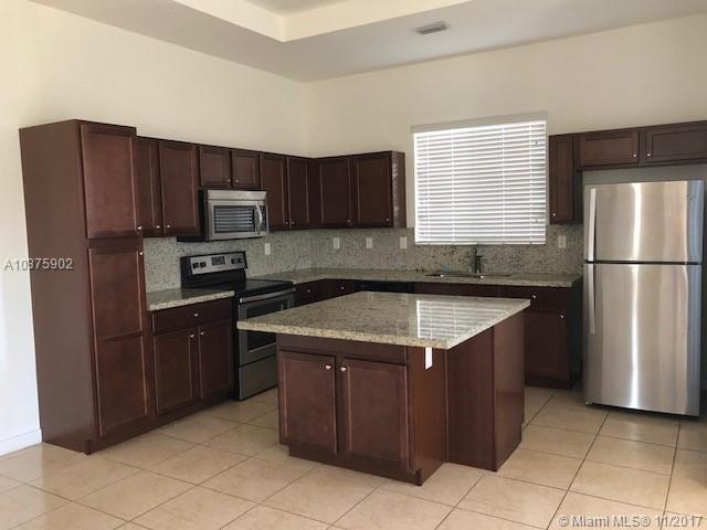 VENETIAN PARC - Residential Lease