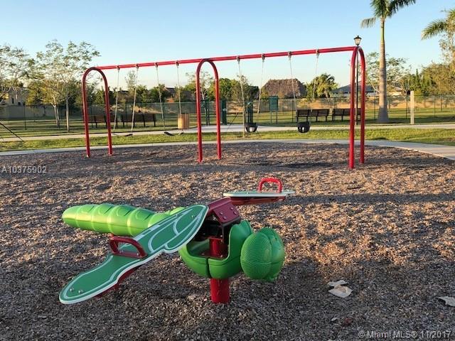 VENETIAN PARC - Residential Lease