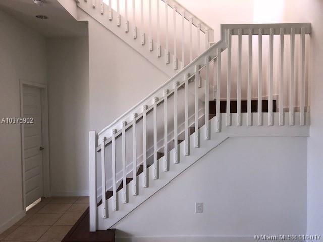 VENETIAN PARC - Residential Lease