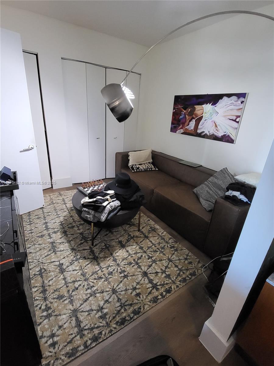 1100 MILLECENTO RESIDENCE - Residential Lease