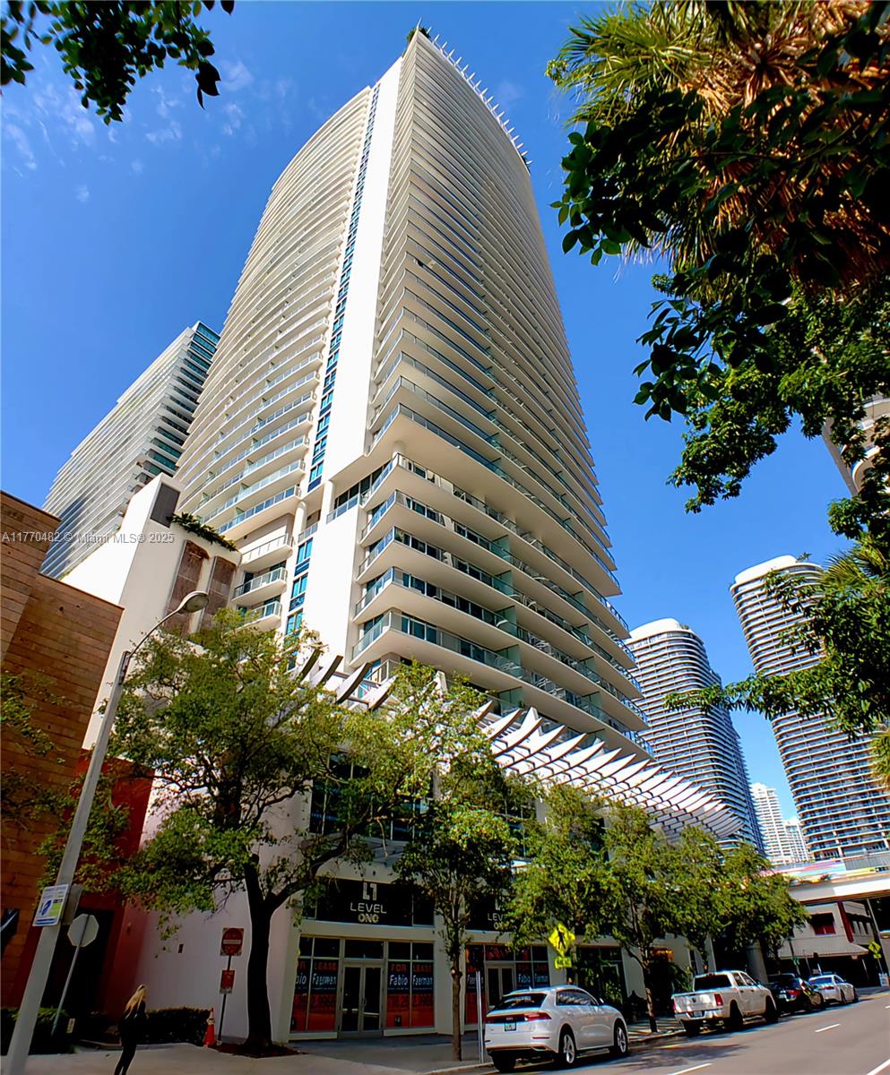 1100 MILLECENTO RESIDENCE - Residential Lease