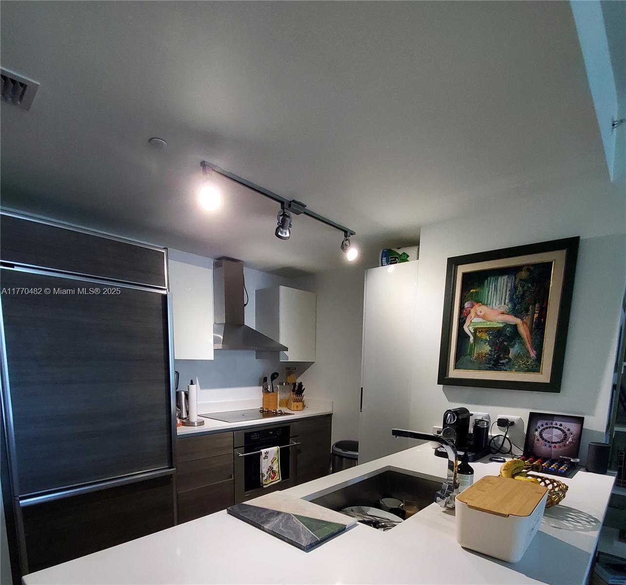 1100 MILLECENTO RESIDENCE - Residential Lease