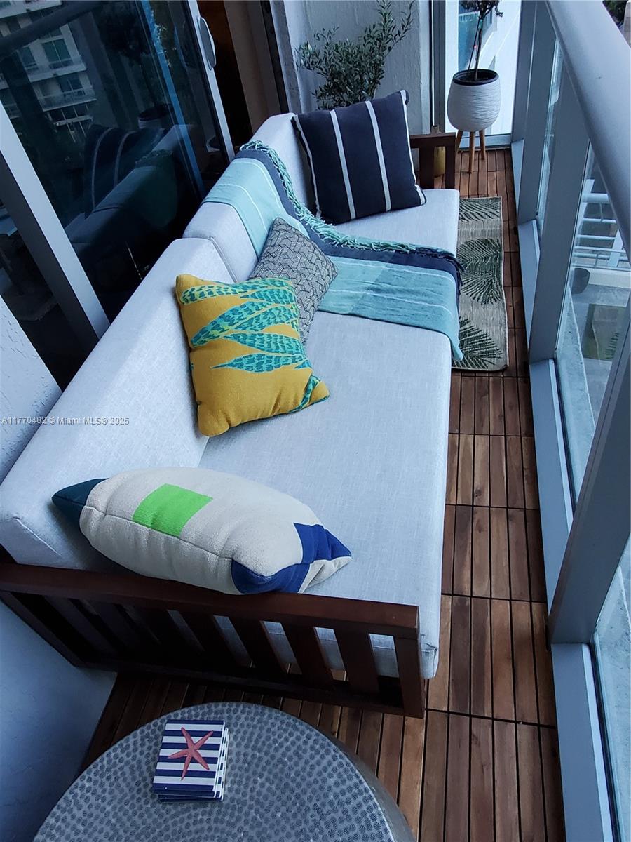 1100 MILLECENTO RESIDENCE - Residential Lease