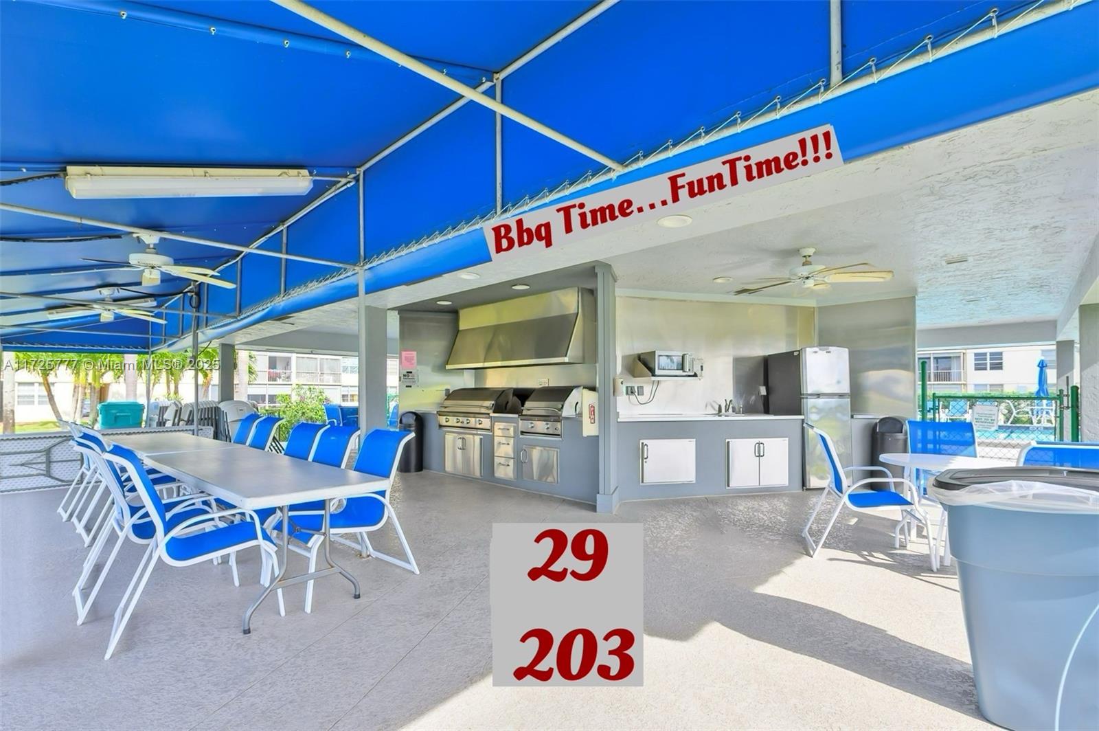 HOLLYBROOK GOLF & TENNIS - Residential