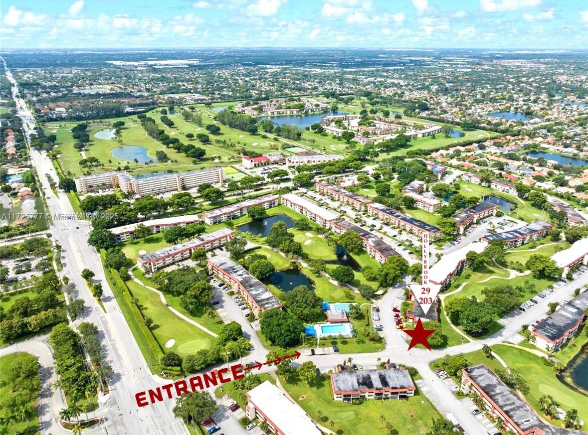 HOLLYBROOK GOLF & TENNIS - Residential