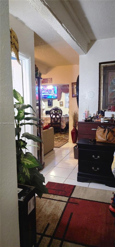 Duplex in Dania Beach FL 715 6th St St 27.jpg