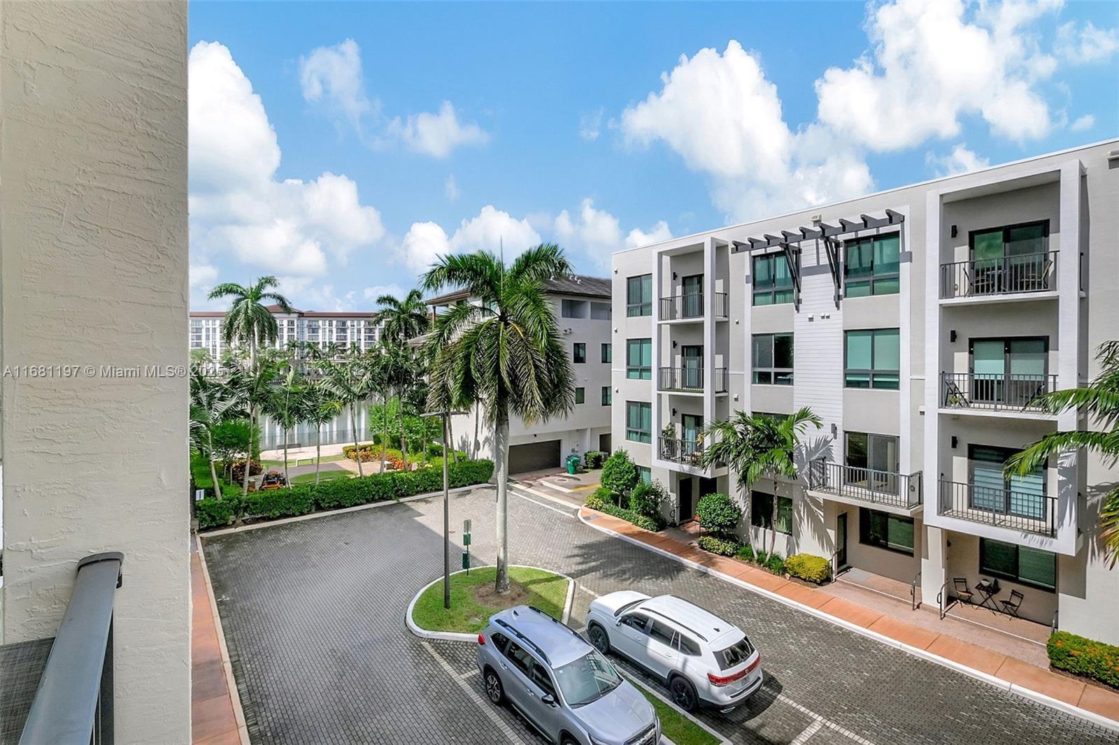 Property for Sale at 4670 Nw 84th Ave 33, Doral, Miami-Dade County, Florida - Bedrooms: 2 
Bathrooms: 2  - $500,000