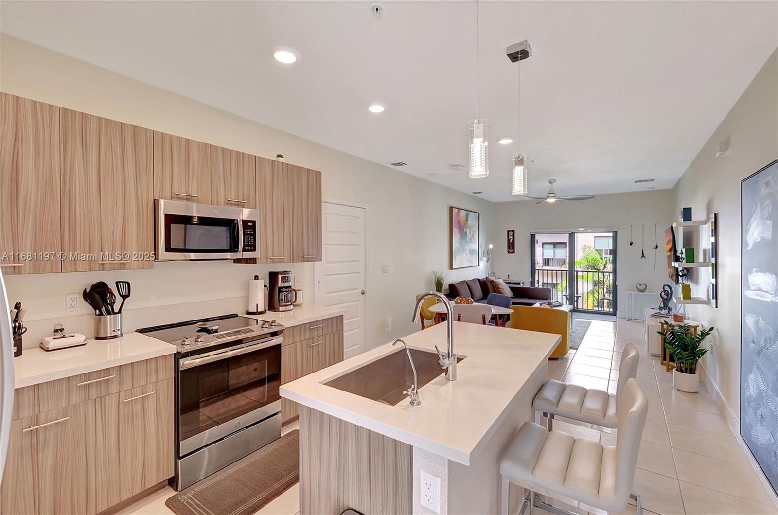 4670 NW 84th Ave 33