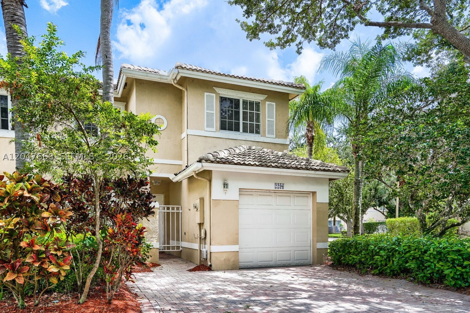 2296 NW 170th Ave, Pembroke Pines FL 33028