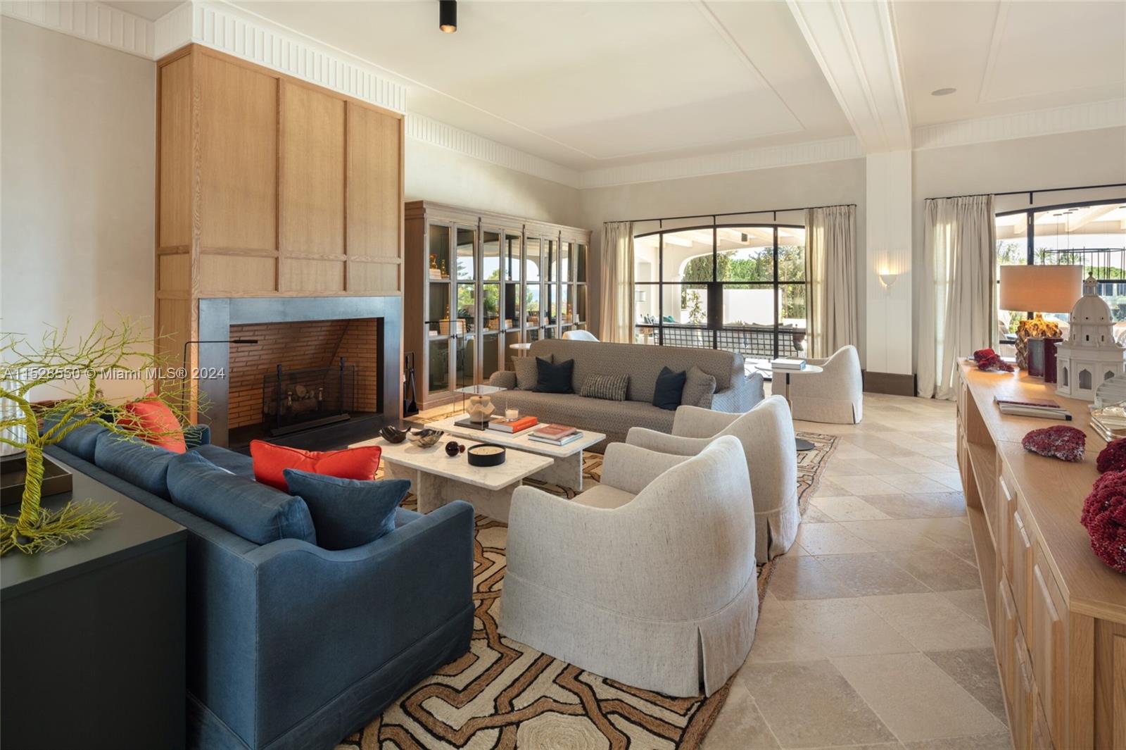 Sierra Blanca mountain - Residential
