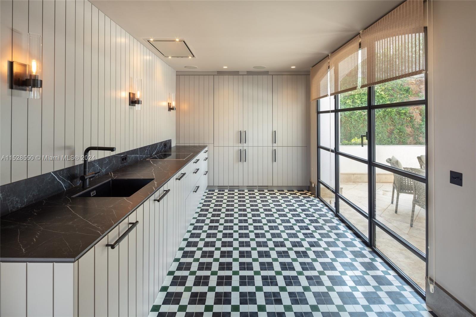Sierra Blanca mountain - Residential