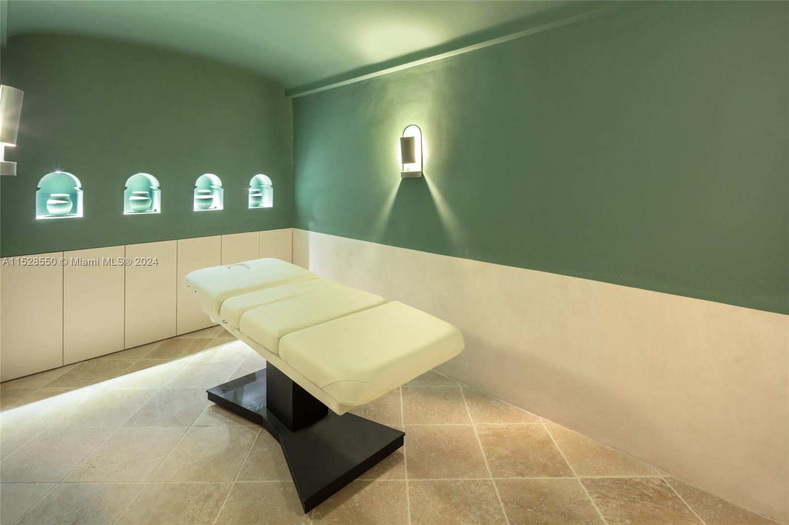 Sierra Blanca mountain - Residential