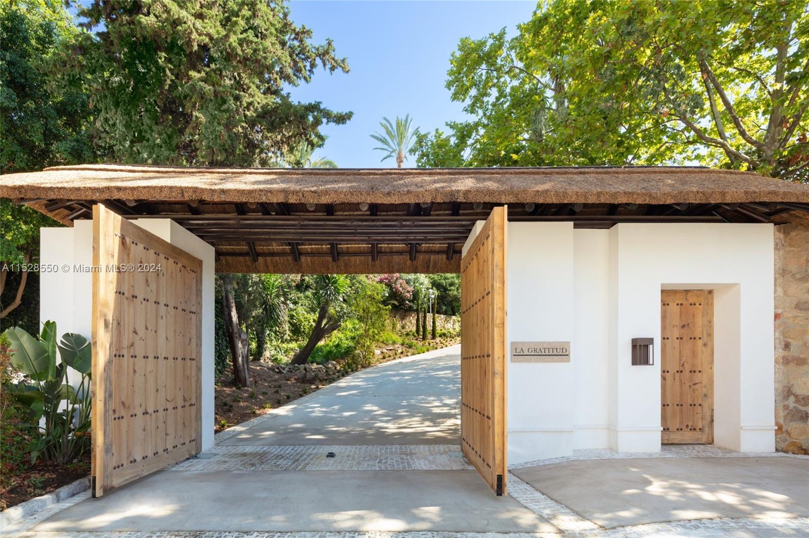 Sierra Blanca mountain - Residential