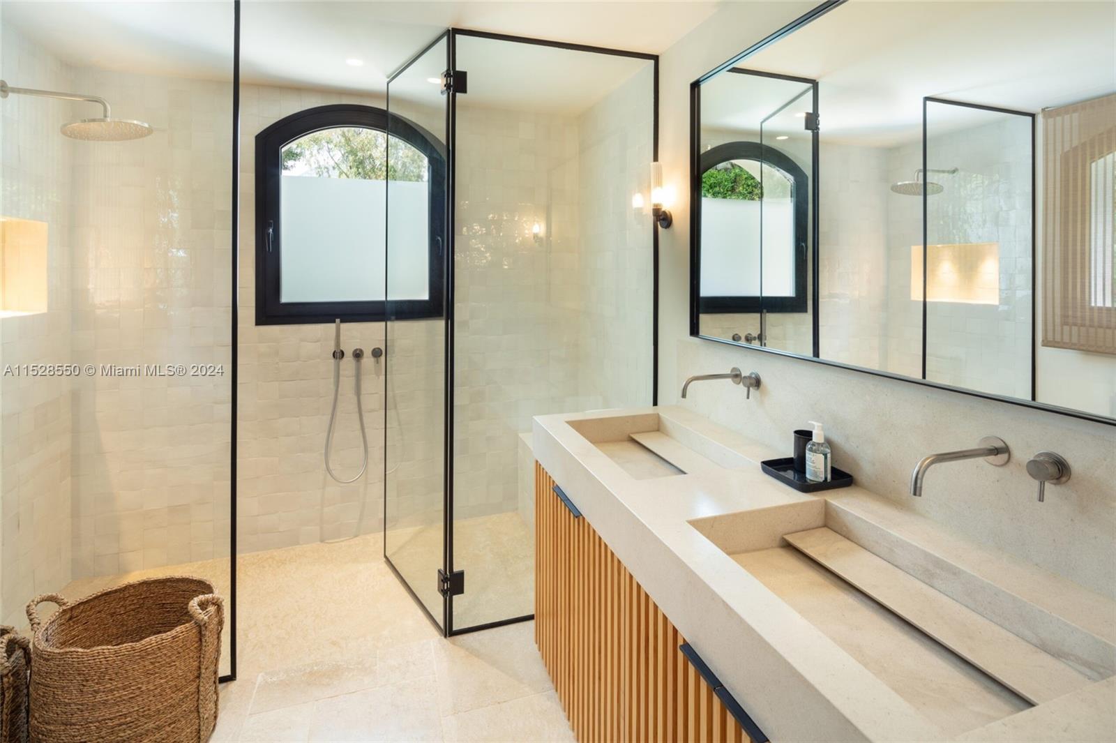 Sierra Blanca mountain - Residential