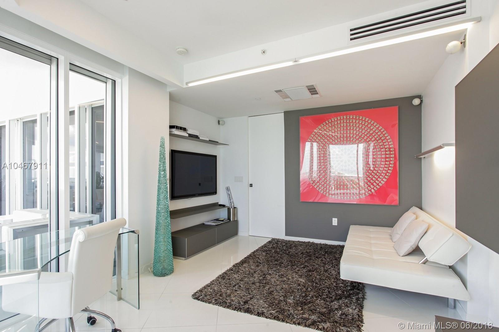 MAJESTIC TOWER - Residential