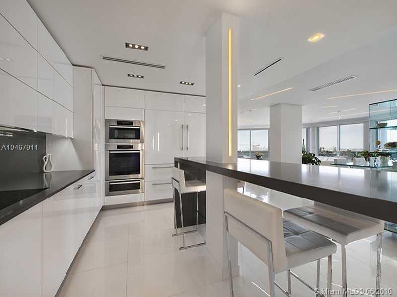 MAJESTIC TOWER - Residential