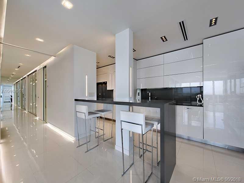 MAJESTIC TOWER - Residential