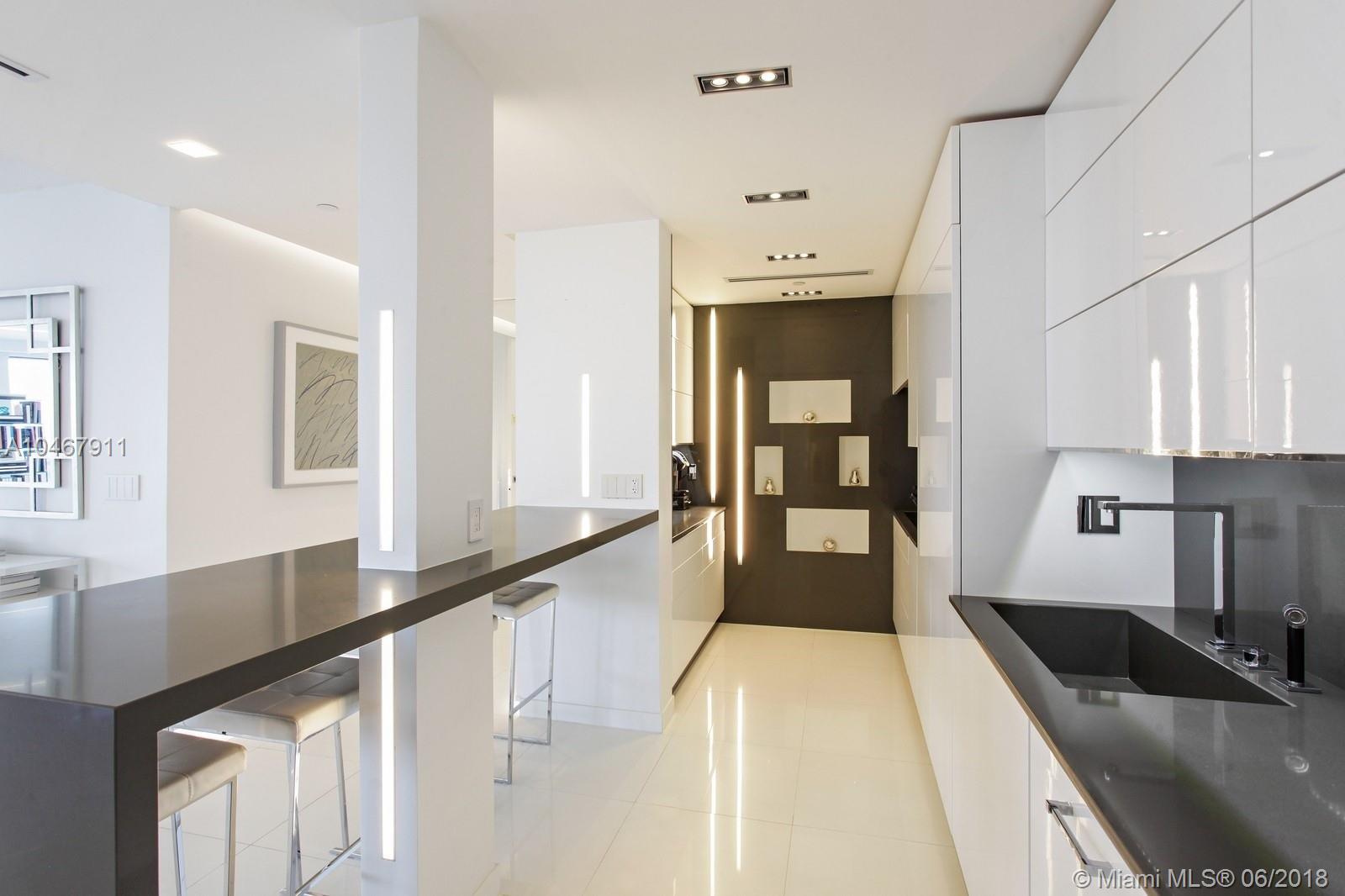 MAJESTIC TOWER - Residential