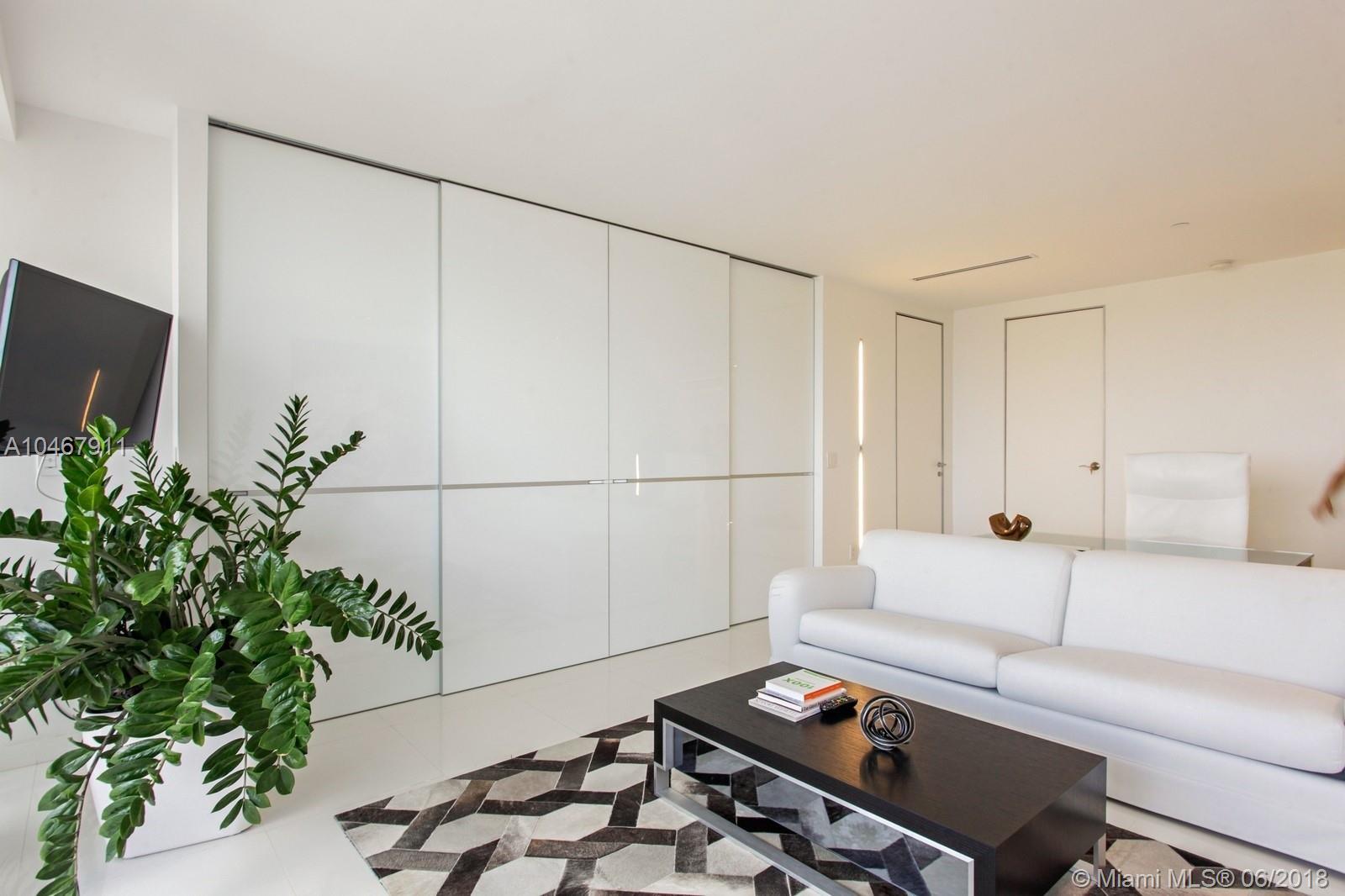 MAJESTIC TOWER - Residential