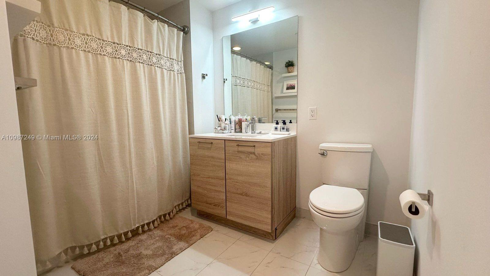 Photo 5 of 36 of 16385 Biscayne Blvd. 2701 condo