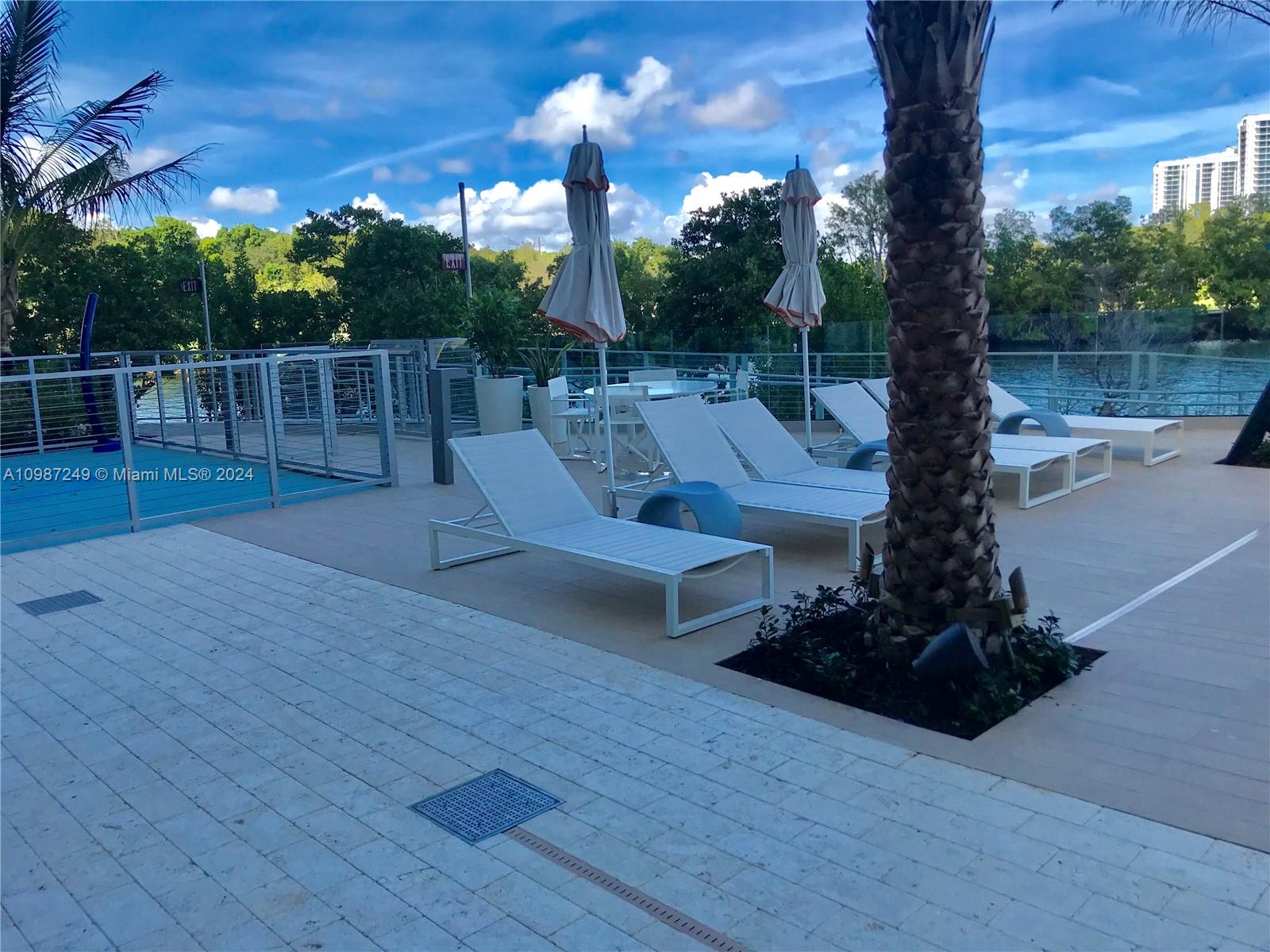 Photo 11 of 36 of 16385 Biscayne Blvd. 2701 condo