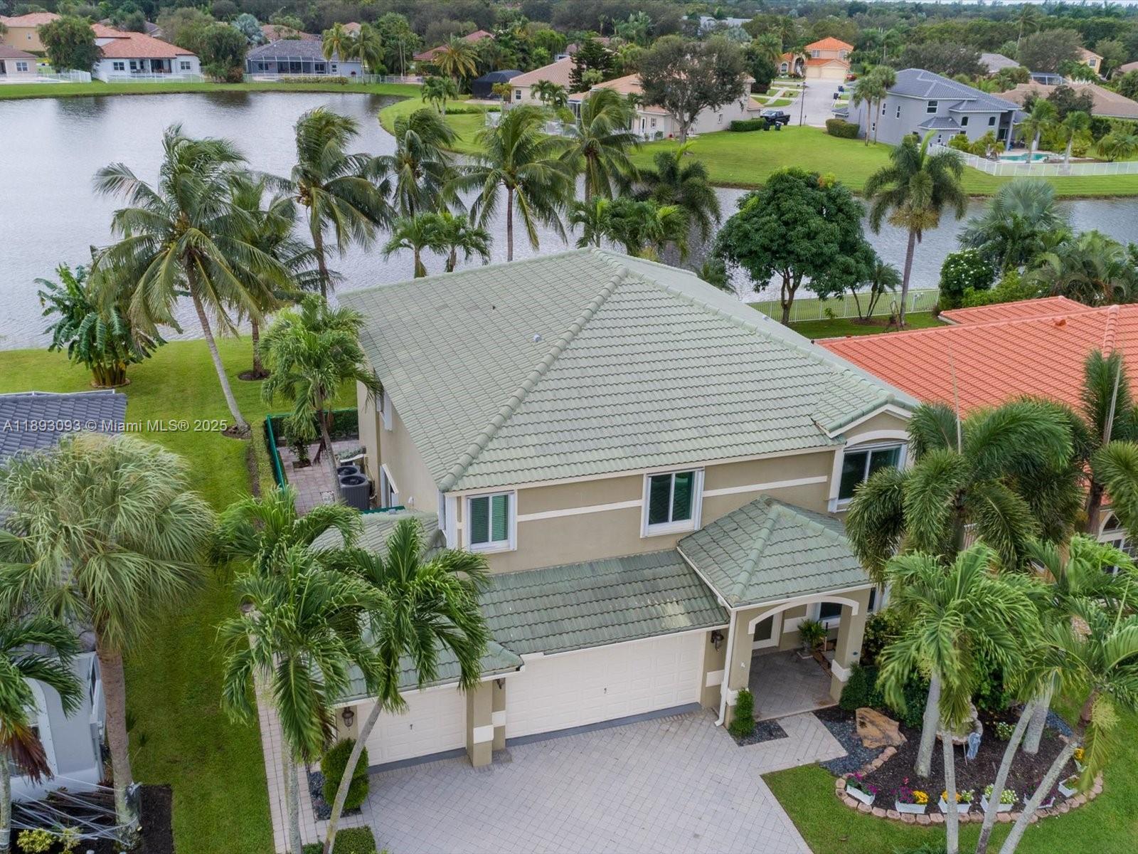 3560 Moon Bay Cir