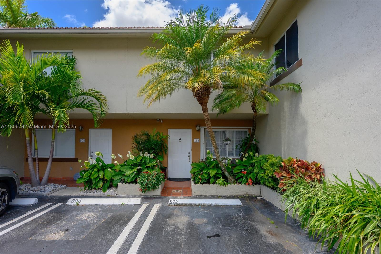 451 Nw 82nd Ave 805, Miami, Broward County, Florida - 2 Bedrooms  
3 Bathrooms - 