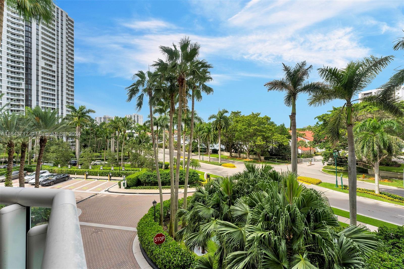 NORTH TOWER AT THE POINT - Residential