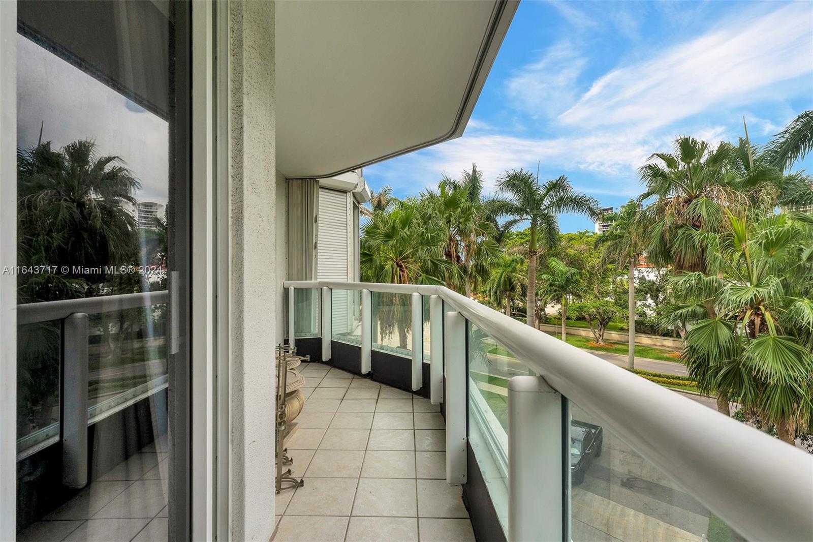 NORTH TOWER AT THE POINT - Residential