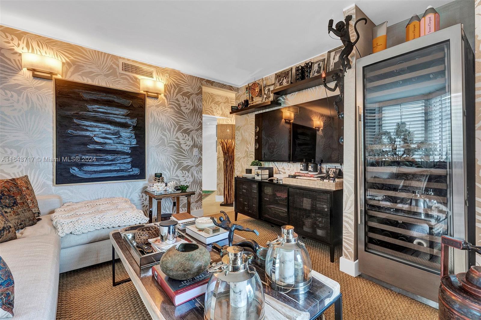 NORTH TOWER AT THE POINT - Residential