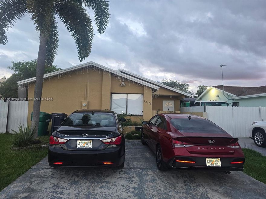 This home is a 3/2 plus a 1/1 which is currently rented month to month for $4200.00 a month, great location but needs some TLC, to show please call me to schedule 24 hours in advance. This is a great opportunity                        ( SOLD AS -IS )