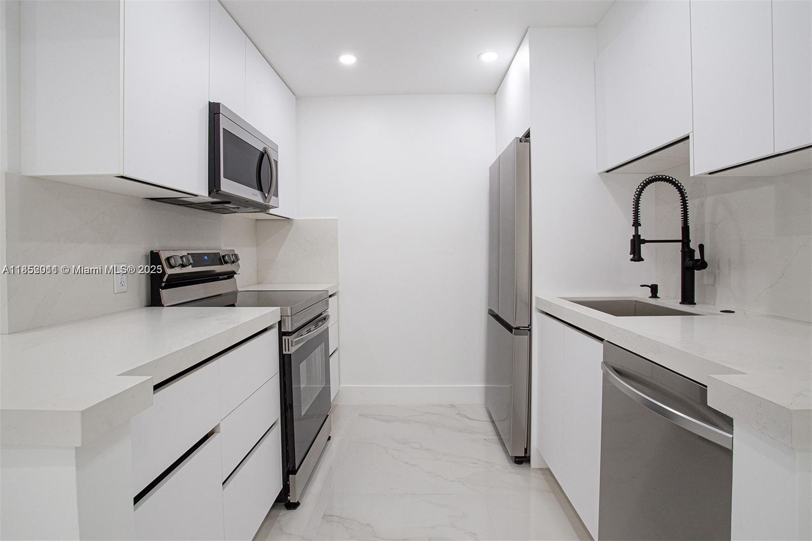 KINGSLEY AT CENTURY VILLA - Residential Lease