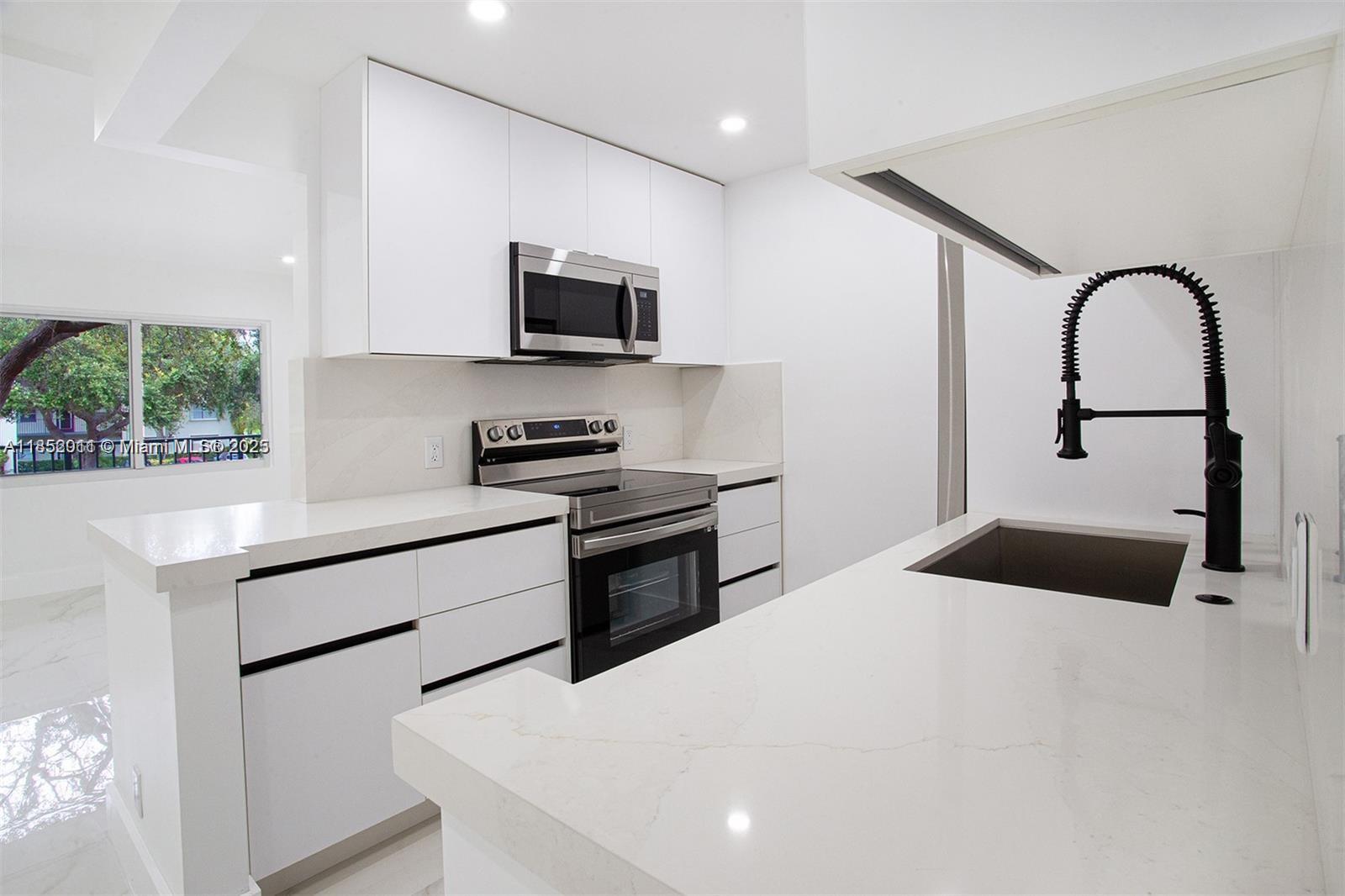 KINGSLEY AT CENTURY VILLA - Residential Lease