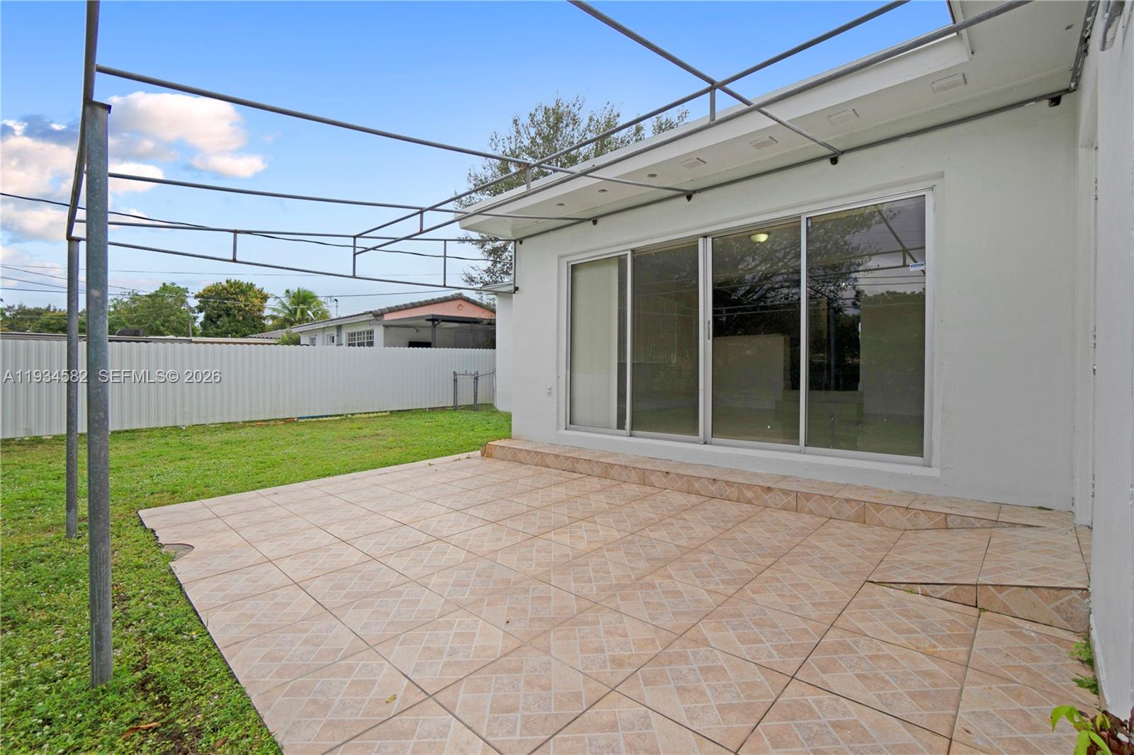 BREEZY HEIGHTS 1ST ADDN - Residential