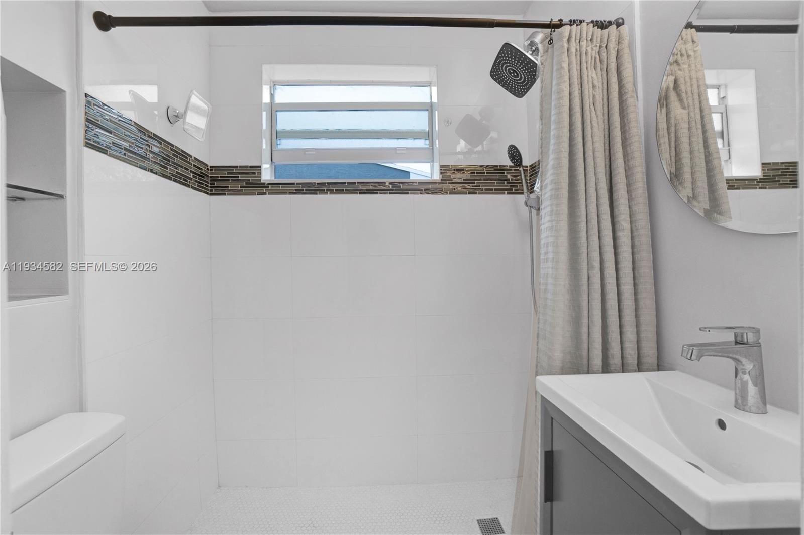 BREEZY HEIGHTS 1ST ADDN - Residential