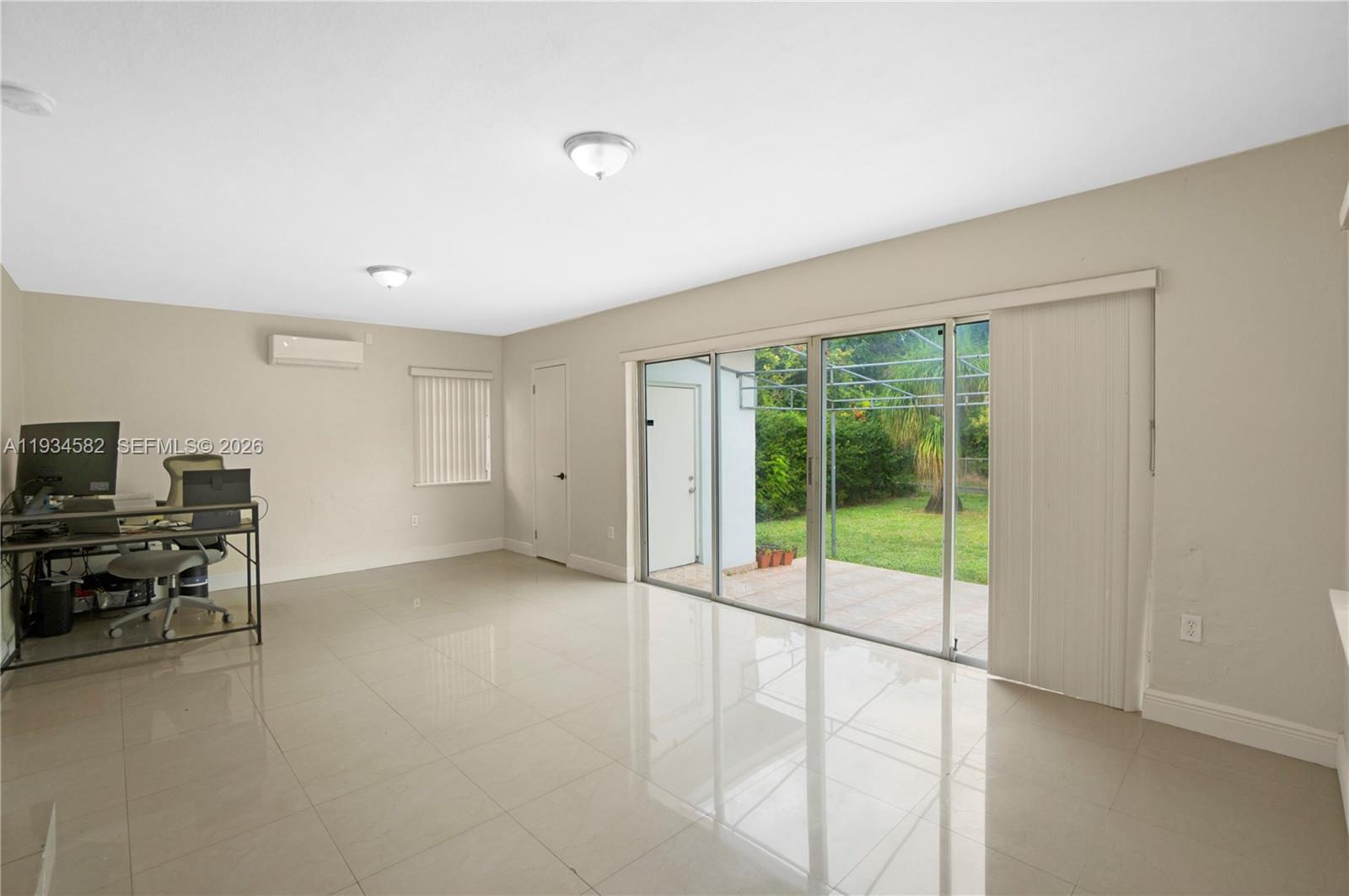 BREEZY HEIGHTS 1ST ADDN - Residential