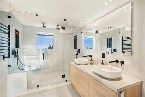 16485 Collins Ave 2438 Sunny Isles Beach FL 33160